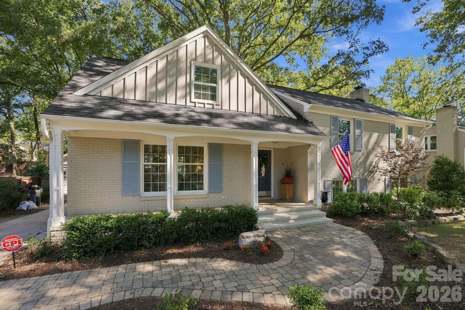 Property Photo:  4001 Sussex Avenue  NC 28210 