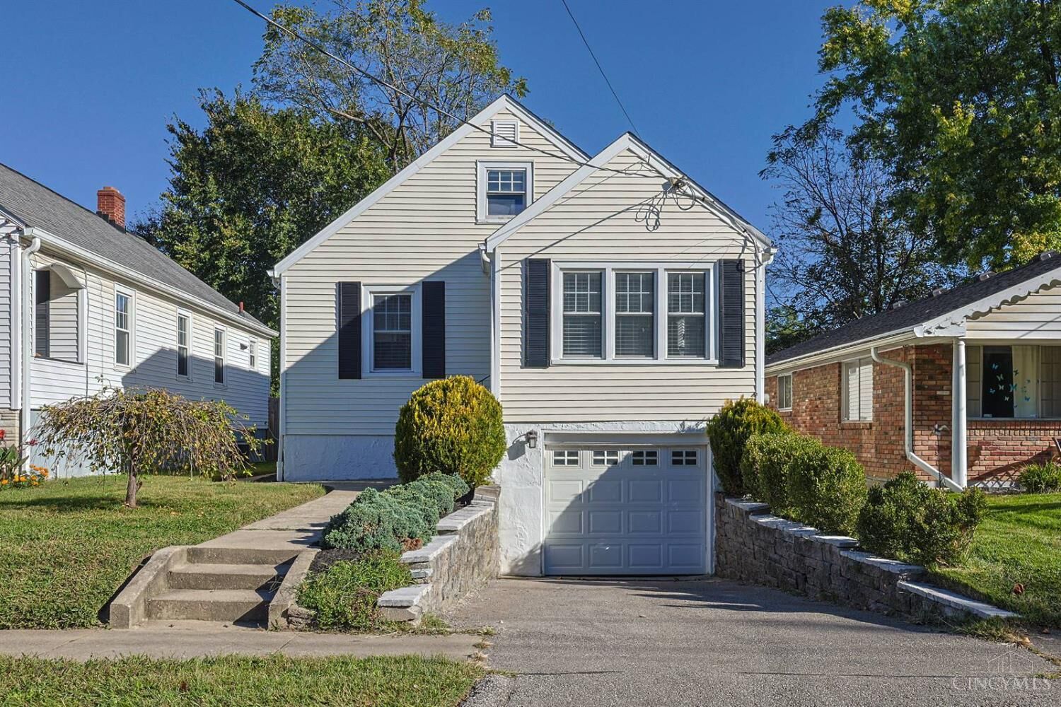 Property Photo:  6918 Murray Avenue  OH 45227 