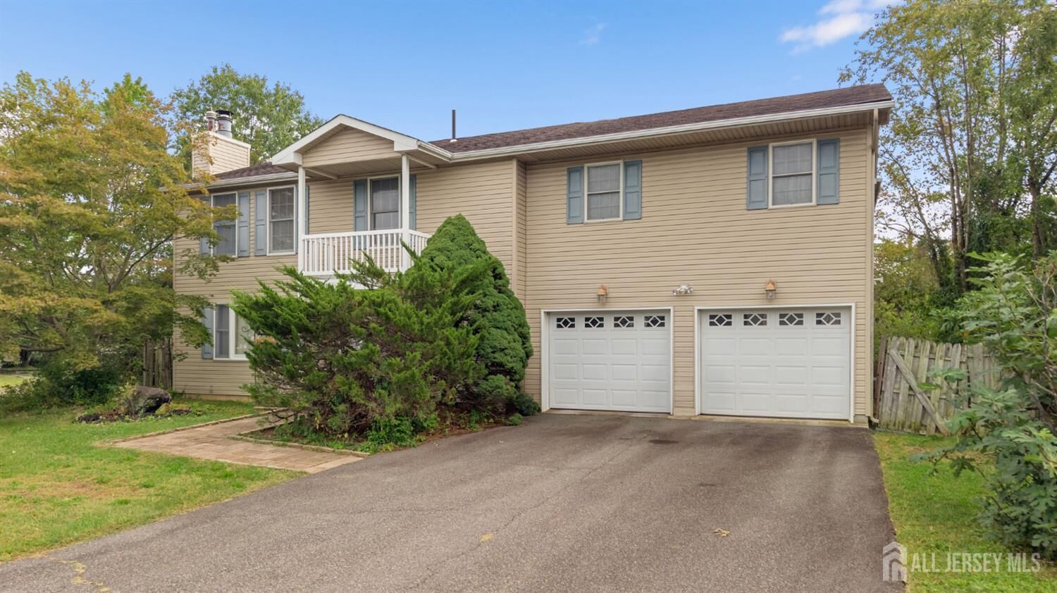 Property Photo:  947 E Lincoln Avenue  NJ 08854 