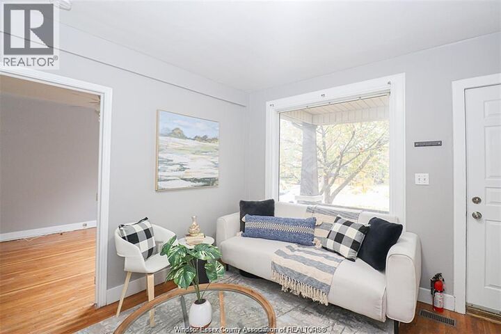 Property Photo:  822 Partington Avenue  ON N9B 2N8 