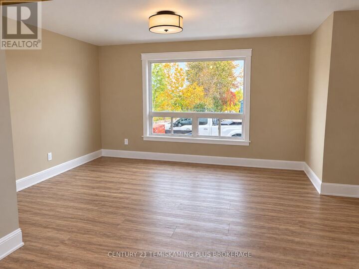 Property Photo:  24 Park Place  ON P0J 1C0 