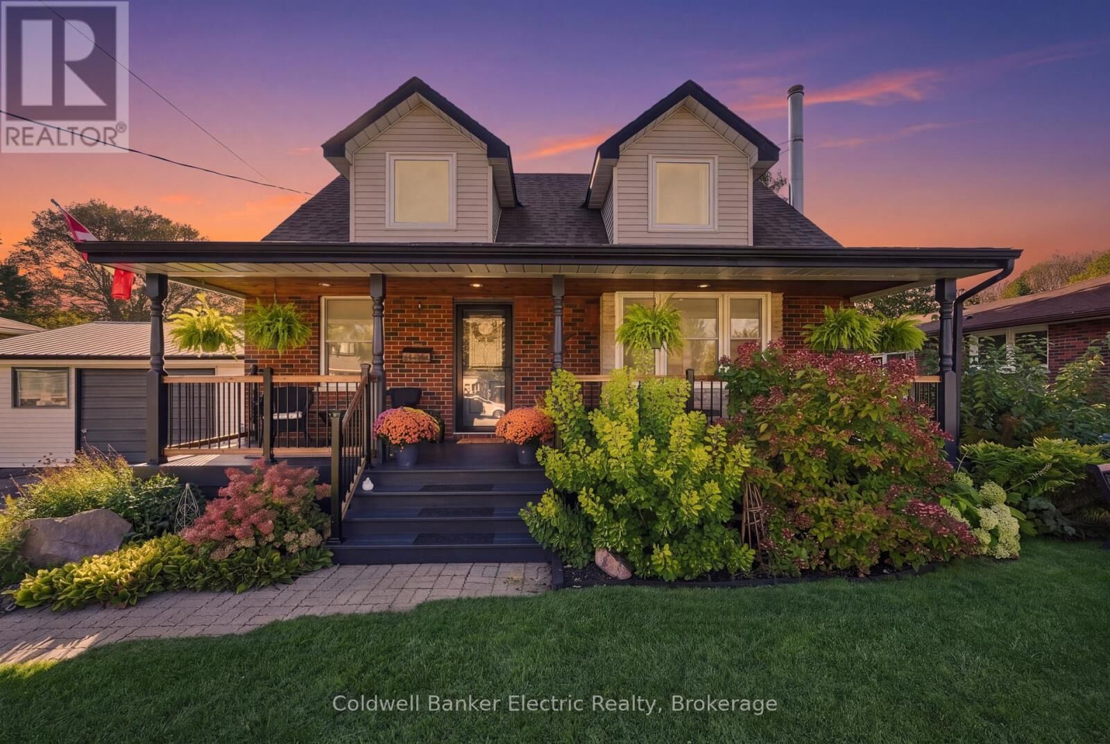 Property Photo:  13 Coverdale Avenue  ON K9A 4H4 