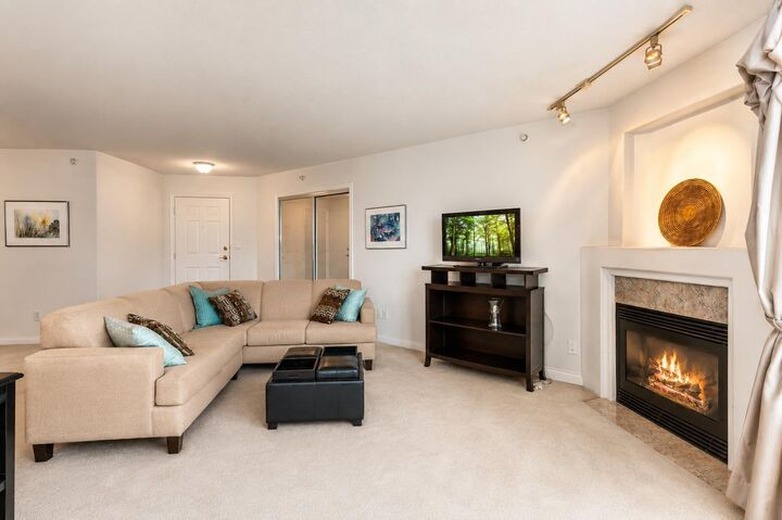 Property Photo:  33065 Mill Lake Road 406  BC V2S 8E6 
