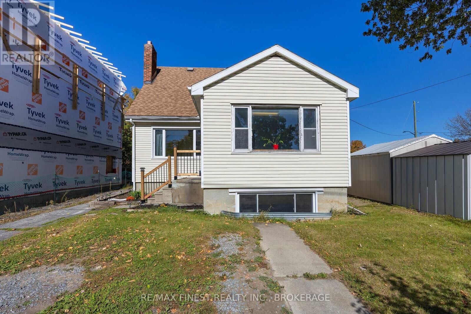 Property Photo:  3 John Street  ON K7K 1S7 