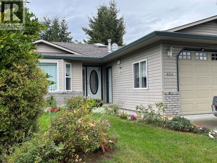 Property Photo:  604 6th Avenue  BC V1H 1Z1 