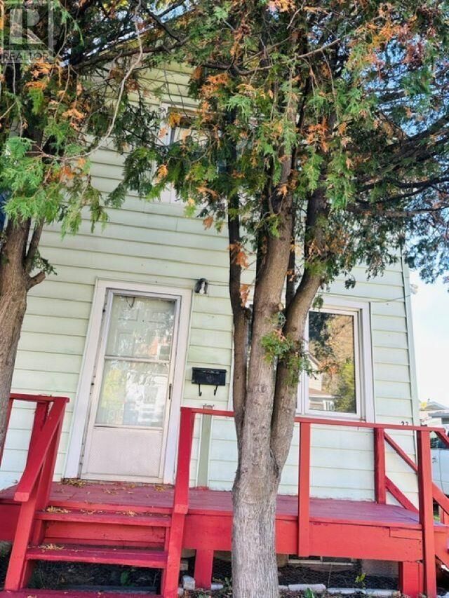 Property Photo:  23 Edinburgh St  ON P6A 1K8 