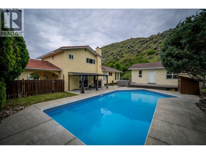 Property Photo:  260 Miller Place  BC V2C 5V8 