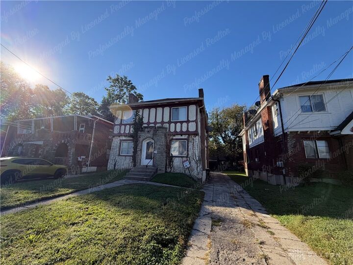 Property Photo:  1113 Carolina Avenue 4  OH 45237 