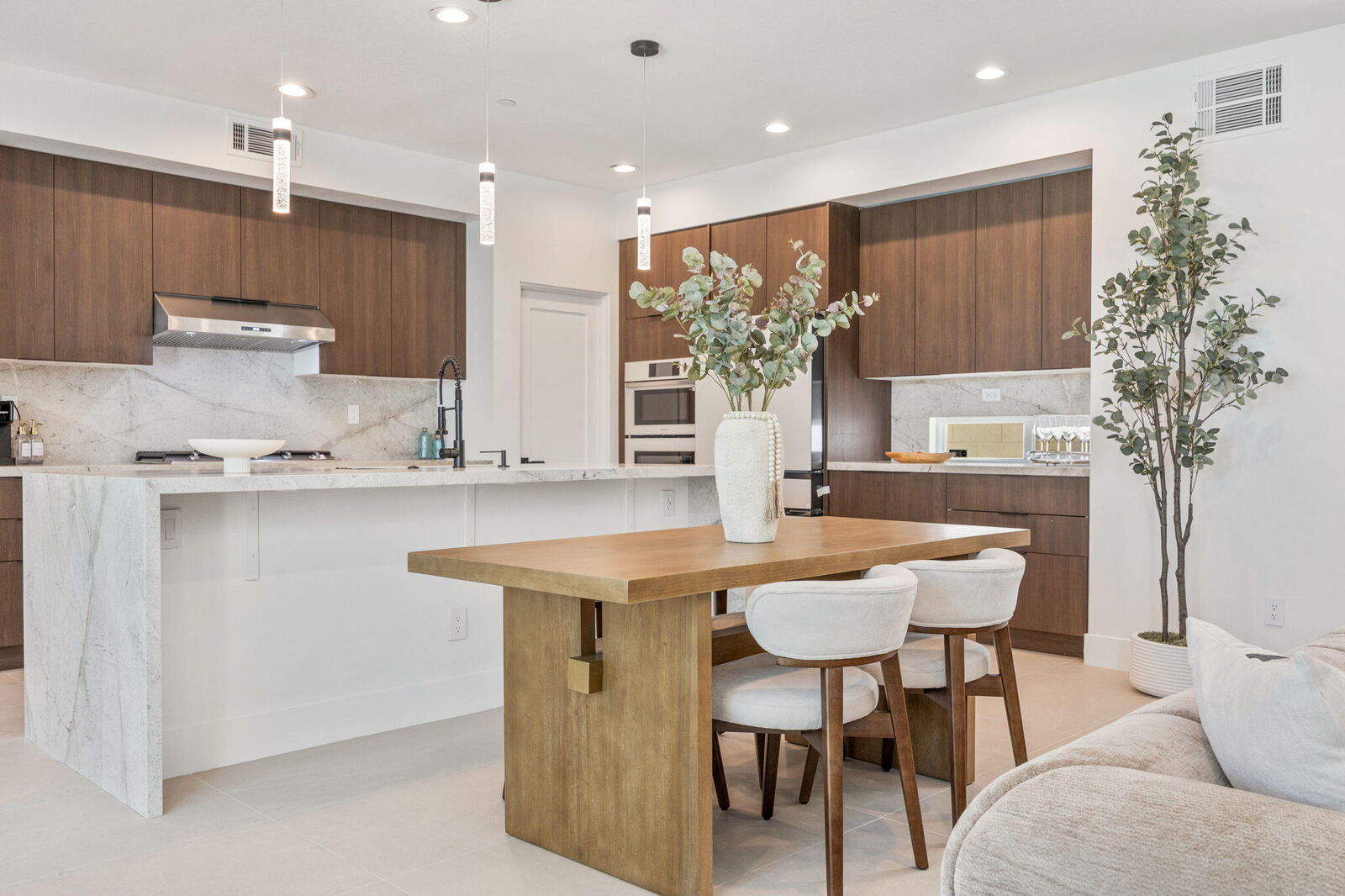 Property Photo: 4959 Eichler Way CA 92262