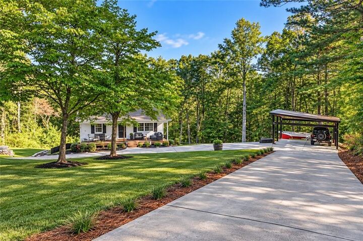 Property Photo:  1015 Shamrock Lane  GA 30107 