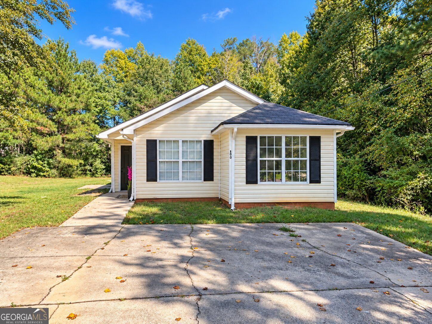 Property Photo:  200 Pine Ridge Drive  GA 30117 