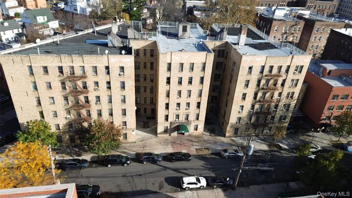 Property Photo:  3230 Cruger Avenue 2K  NY 10467 