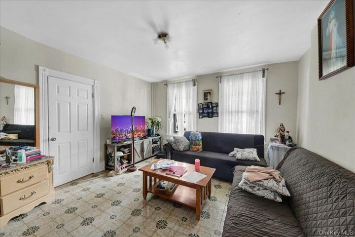 Property Photo:  35 Kendall Avenue  NY 10591 
