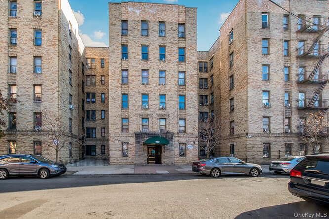 Property Photo:  3230 Cruger Avenue 6G  NY 10467 