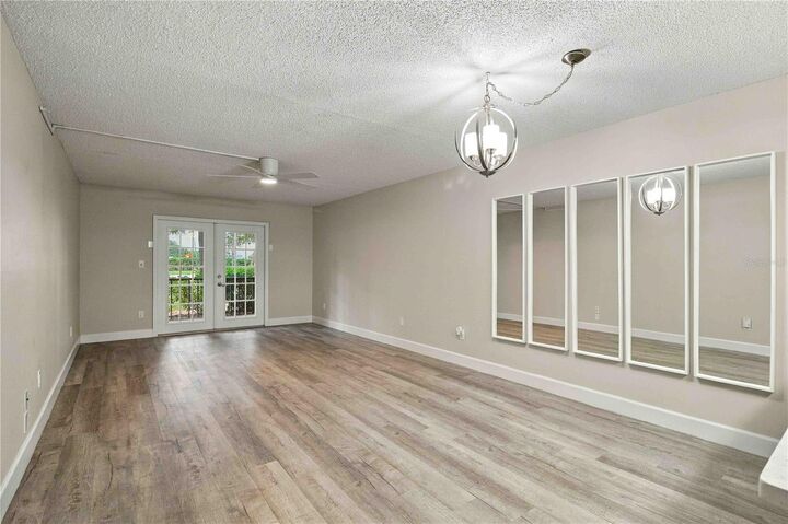 Property Photo: 7500 40th Avenue W 105 FL 34209