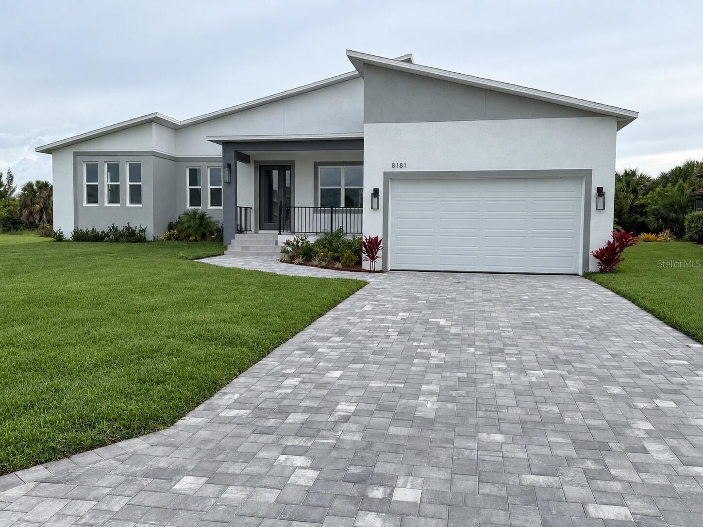 Property Photo: 8181 Tecumseh Circle FL 33981