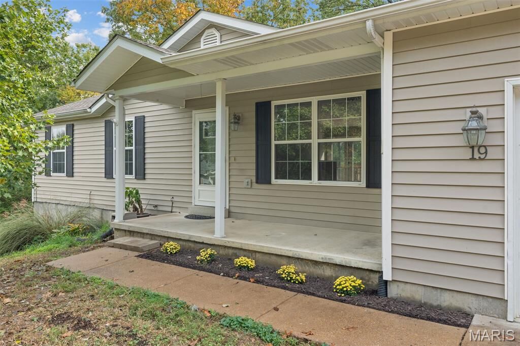Property Photo:  19 Choiceland Court  MO 63084 