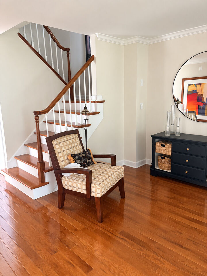 Property Photo: 2098 Creekside Drive IL 60189