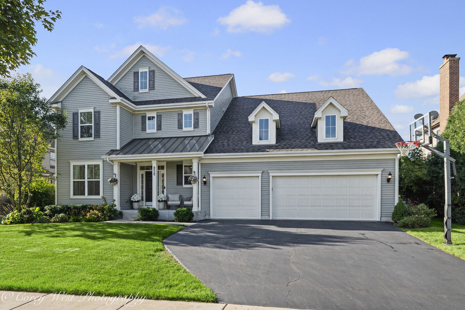 Property Photo:  1305 Lance Avenue  IL 60119 