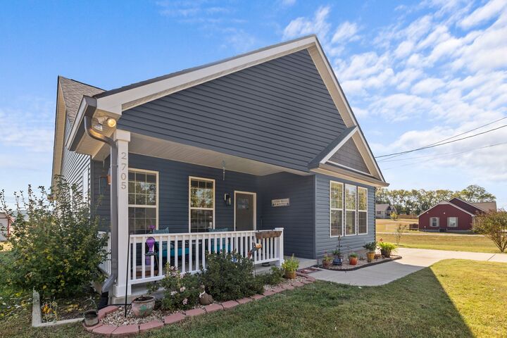 Property Photo: 2705 McConnell Rd TN 37047