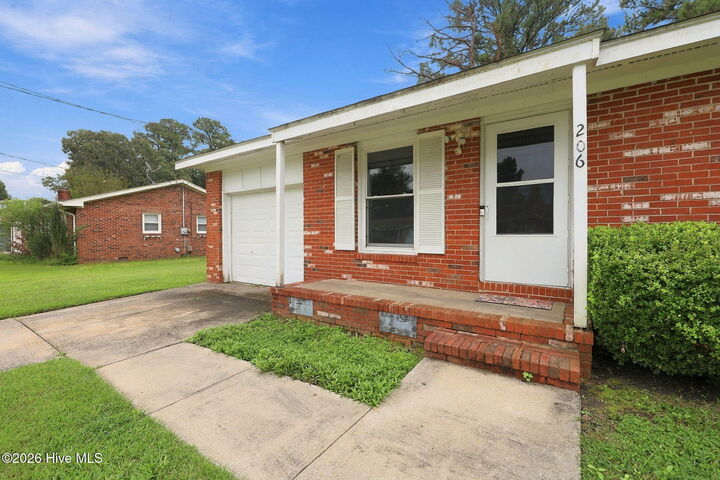 Property Photo:  206 Sheffield Road  NC 28546 