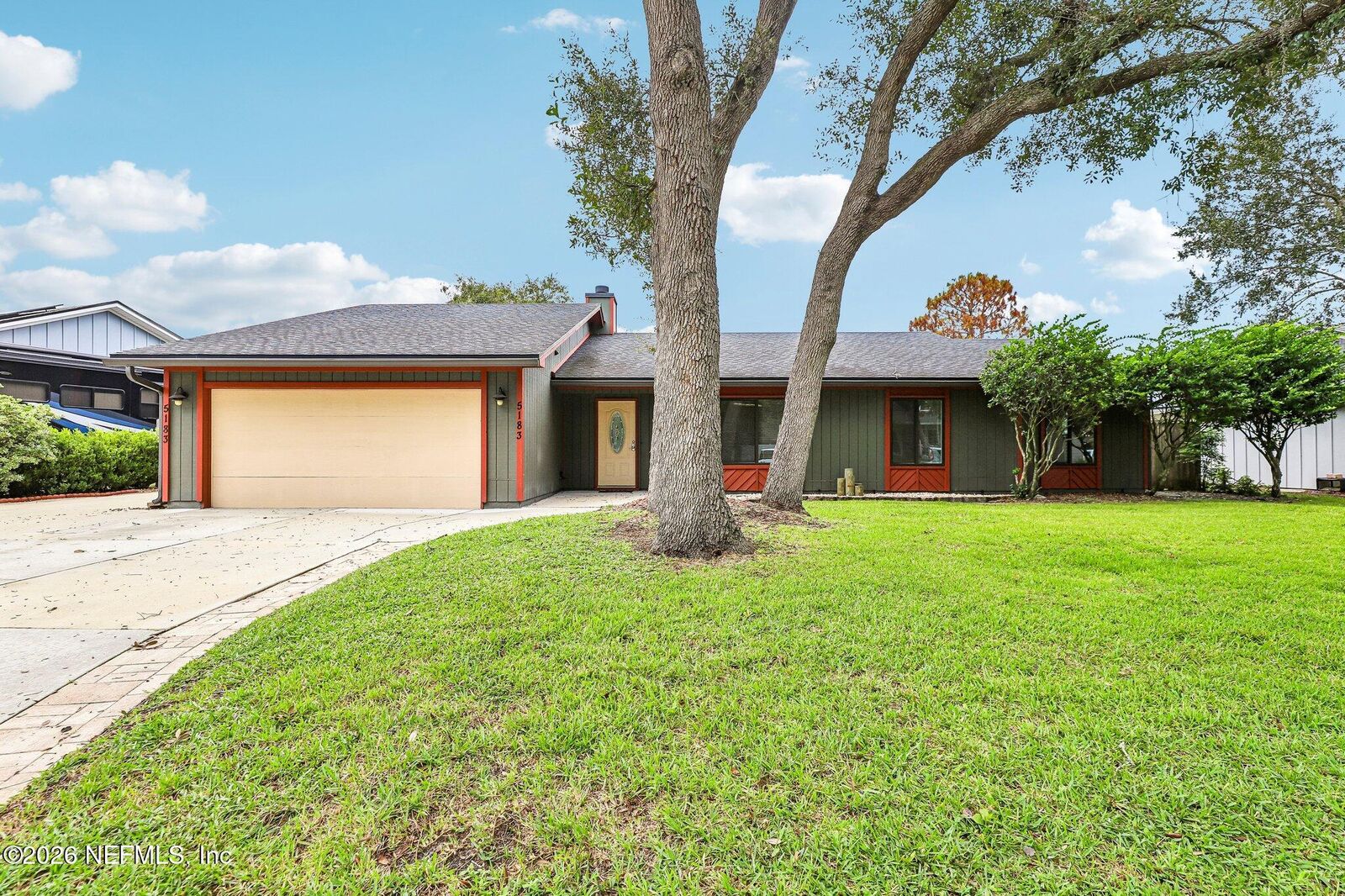Property Photo: 5183 Pond View FL 32258