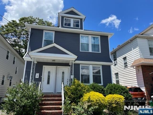 Property Photo:  19 4th Street 1R  NJ 07031 