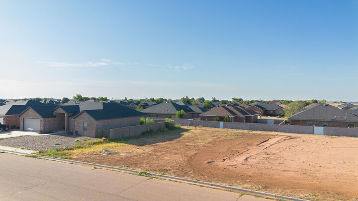 Property Photo:  313 Nonpareil Ln  NM 88101 