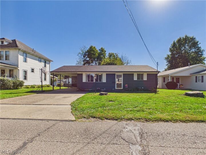 Property Photo:  130 E 5th Street  WV 26187 