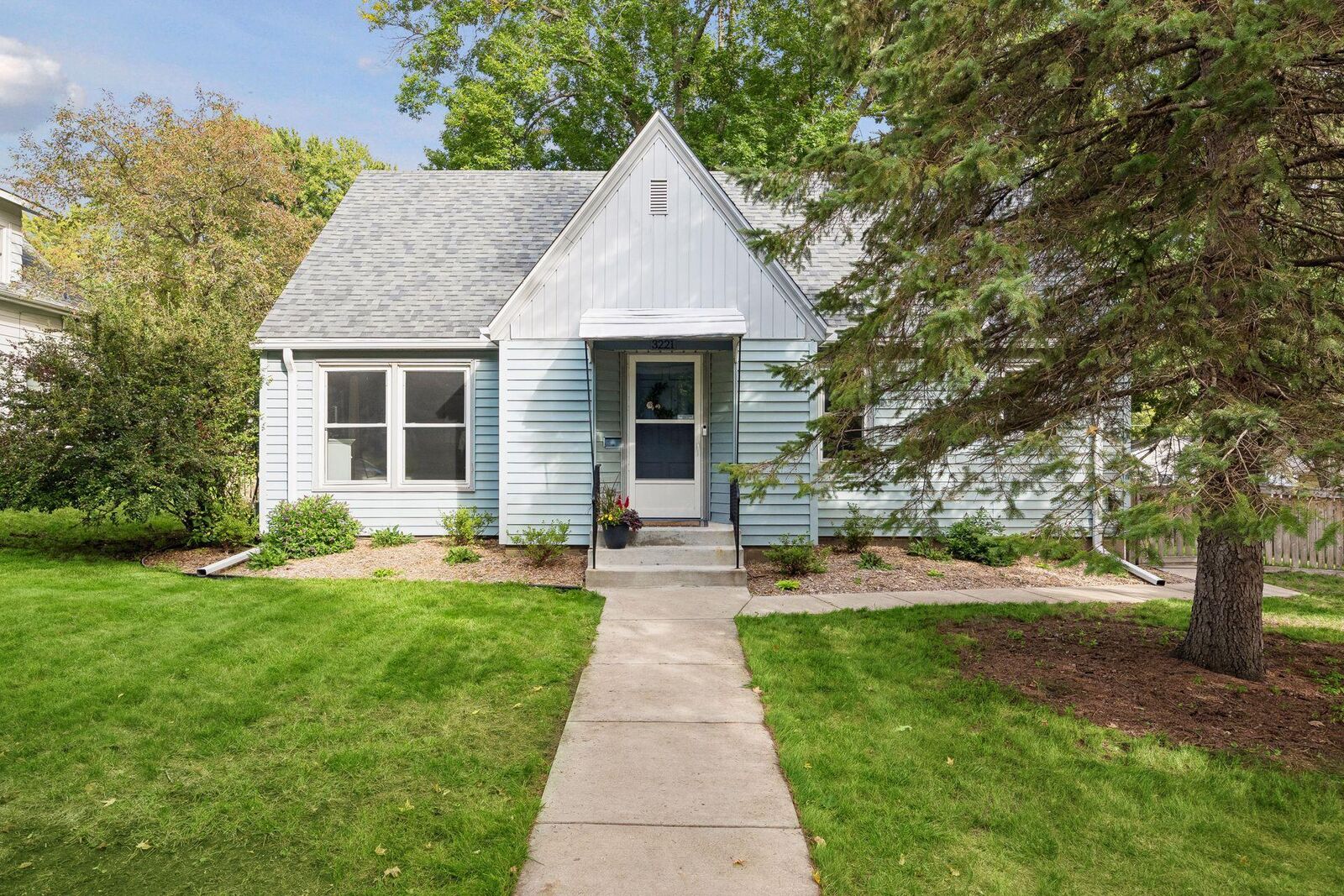 Property Photo:  3221 Ulysses Street NE  MN 55418 