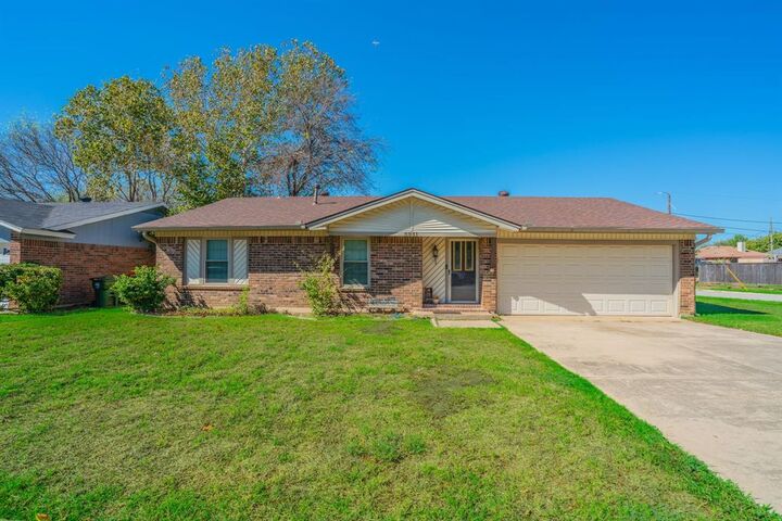 Property Photo:  6941 Bennington Drive  TX 76148 