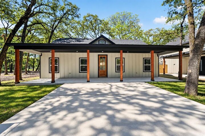 Property Photo:  203 Seagrove Lane  TX 75474 