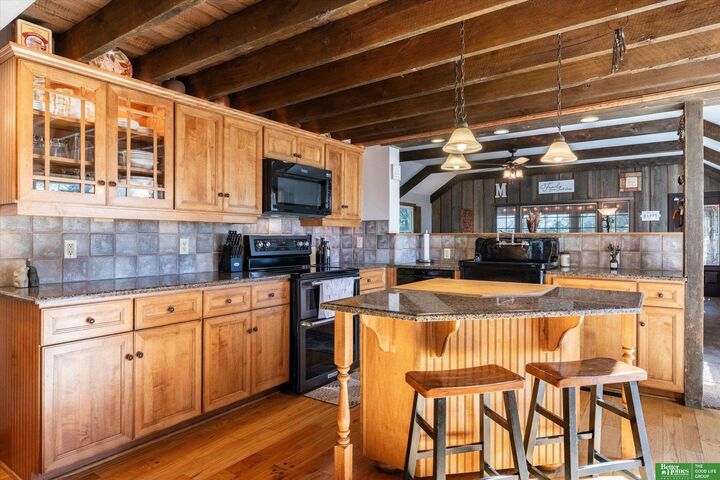 Property Photo:  14031 County Road 10  NE 68008 