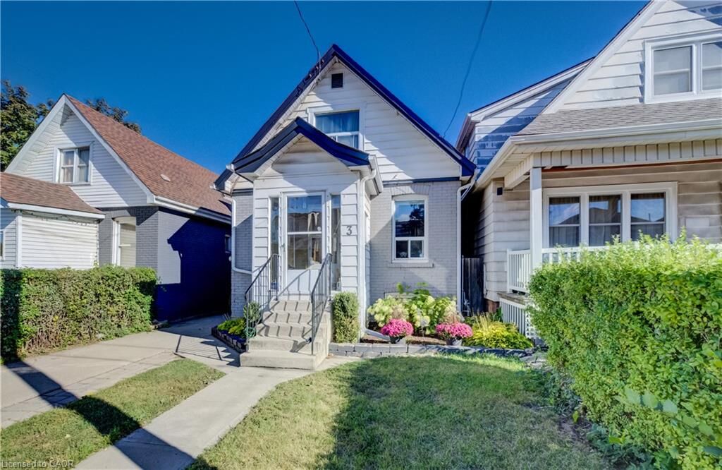 Property Photo:  3 Craigmiller Avenue  ON L8L 3H9 