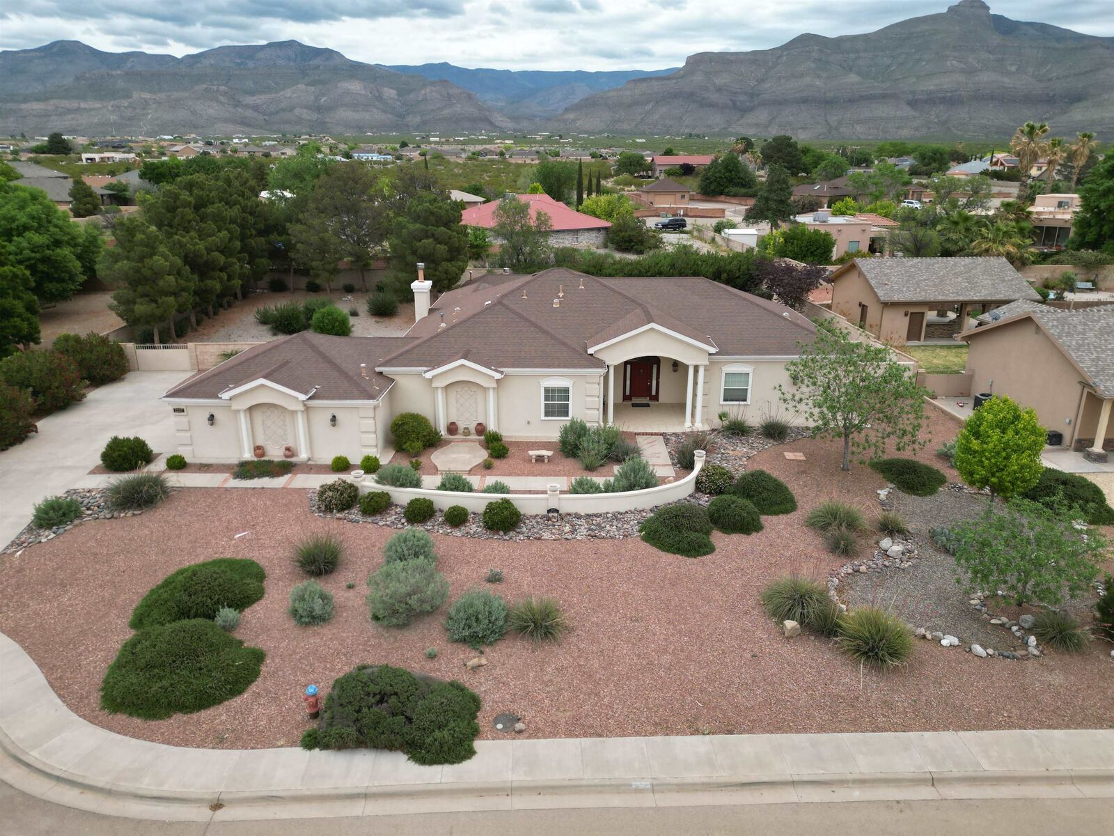 Property Photo:  2227 Casa Bonita Ln  NM 88310 
