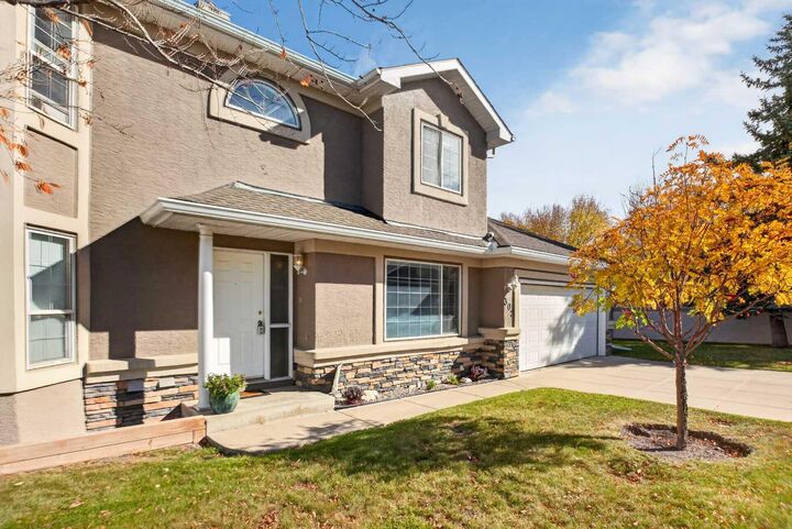 Property Photo:  302 Mt McKenzie Gardens SE  AB T2Z 2P9 