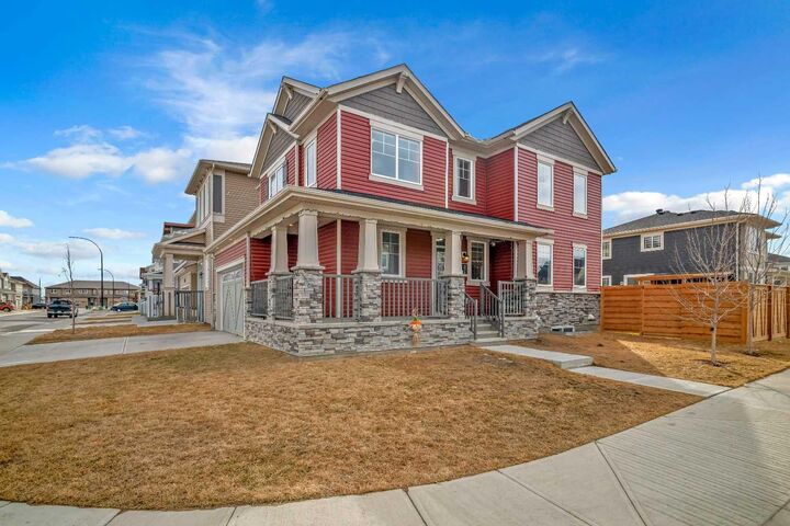 Property Photo:  271 Carringham Road NW  AB T3P 1V4 