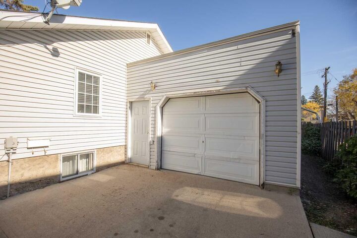 Property Photo:  5515 45 Avenue  AB T4N 3L7 