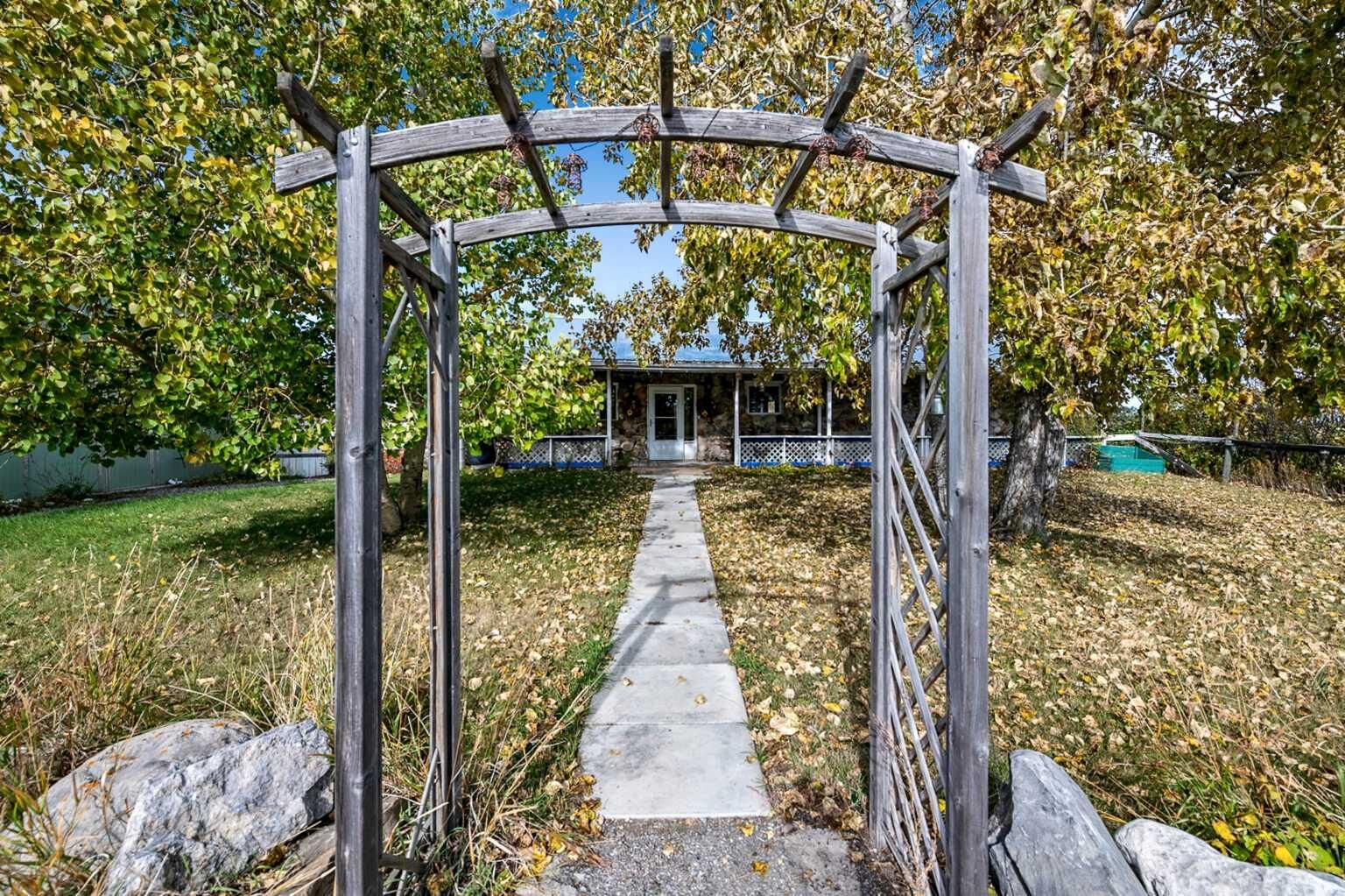 Property Photo:  64076 610 Avenue W  AB T1V 1N2 