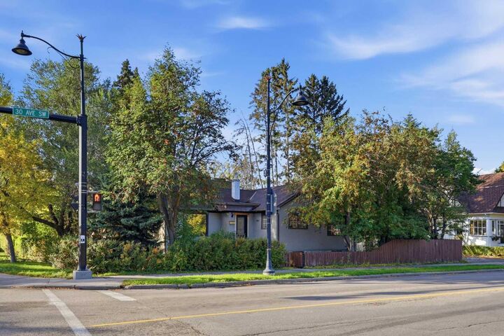 Property Photo:  601 30 Avenue SW  AB T2S 0P5 