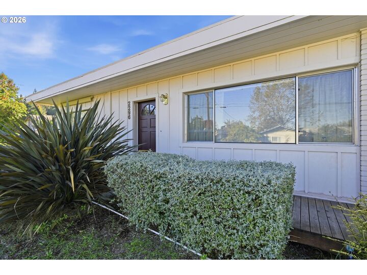Property Photo: 2296 Pierce St OR 97405