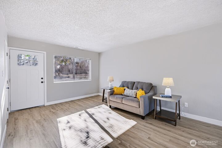 Property Photo: 710 S Hawthorne Drive WA 98837