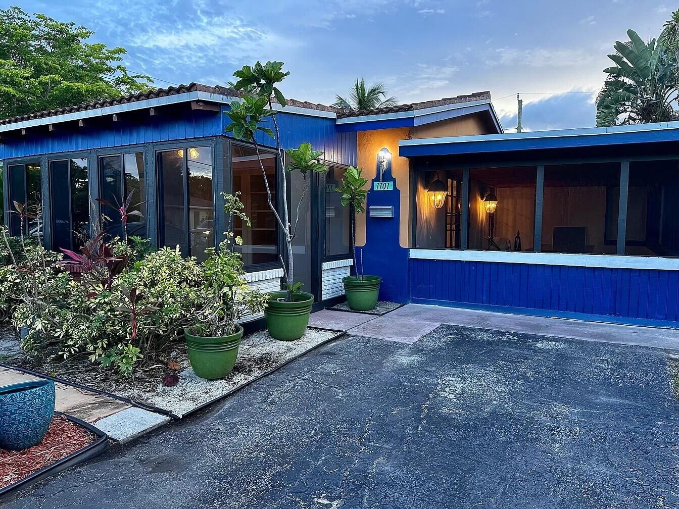 Property Photo:  1101 NE 12th Avenue  FL 33304 