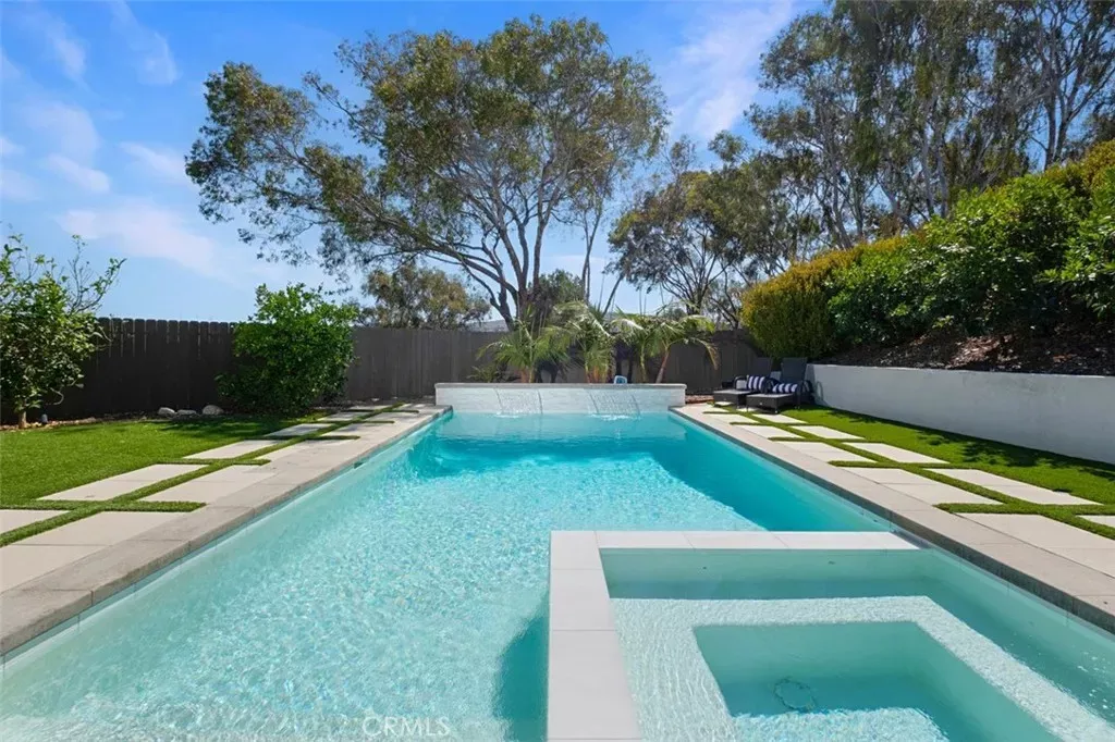 Property Photo:  2886 Calle Heraldo  CA 92673 