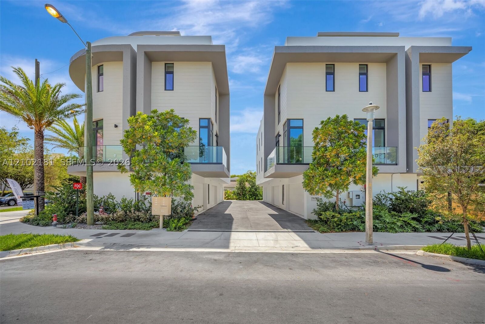 Property Photo: 2694 SW 25th Ave 2694 FL 33133
