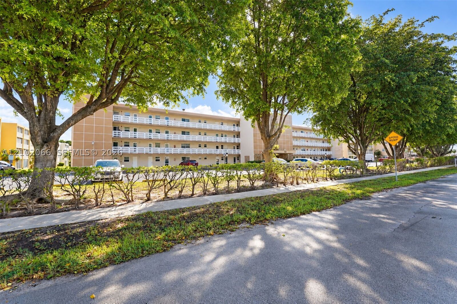 Property Photo:  1025 SE 2nd Ave 301  FL 33004 