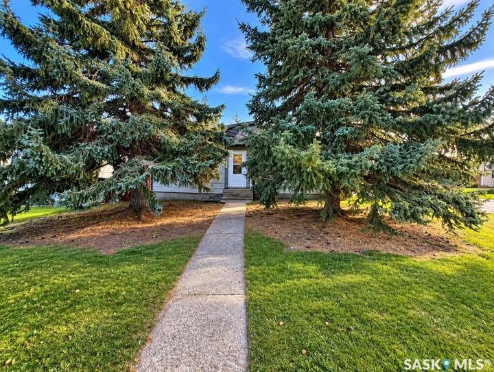 Property Photo:  302 Cowie Crescent  SK S9H 4W7 