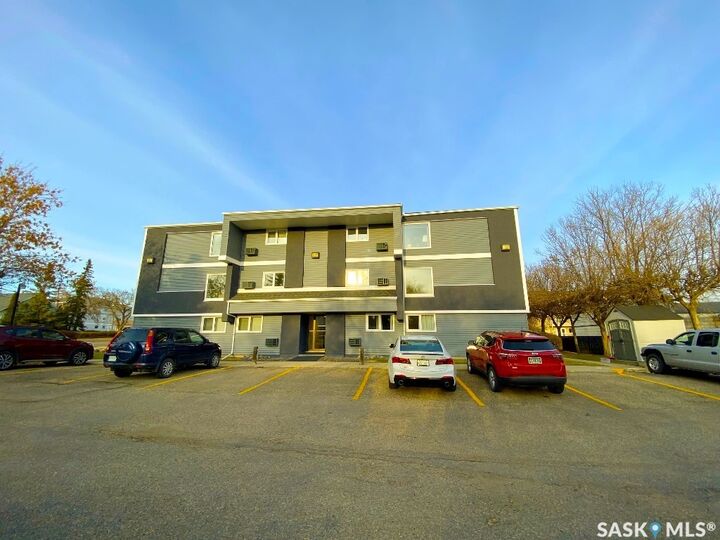 Property Photo:  201 3rd Avenue W 202  SK S0L 1S0 