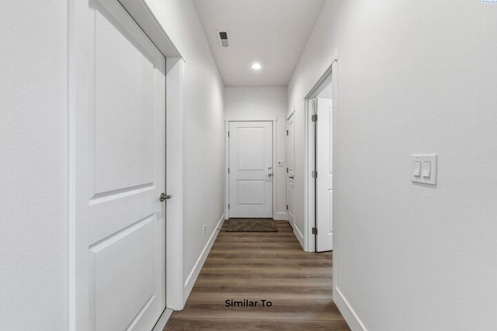 Property Photo:  5804 Redtail Dr  WA 99301 
