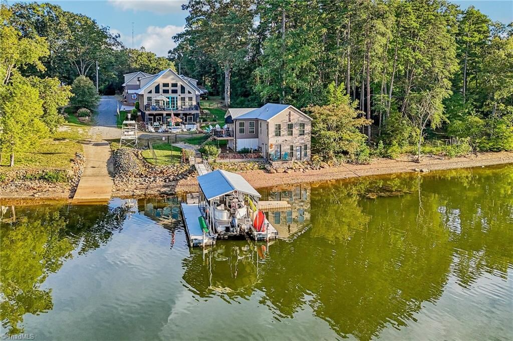 Property Photo: 1230 Panther Point Road NC 28137